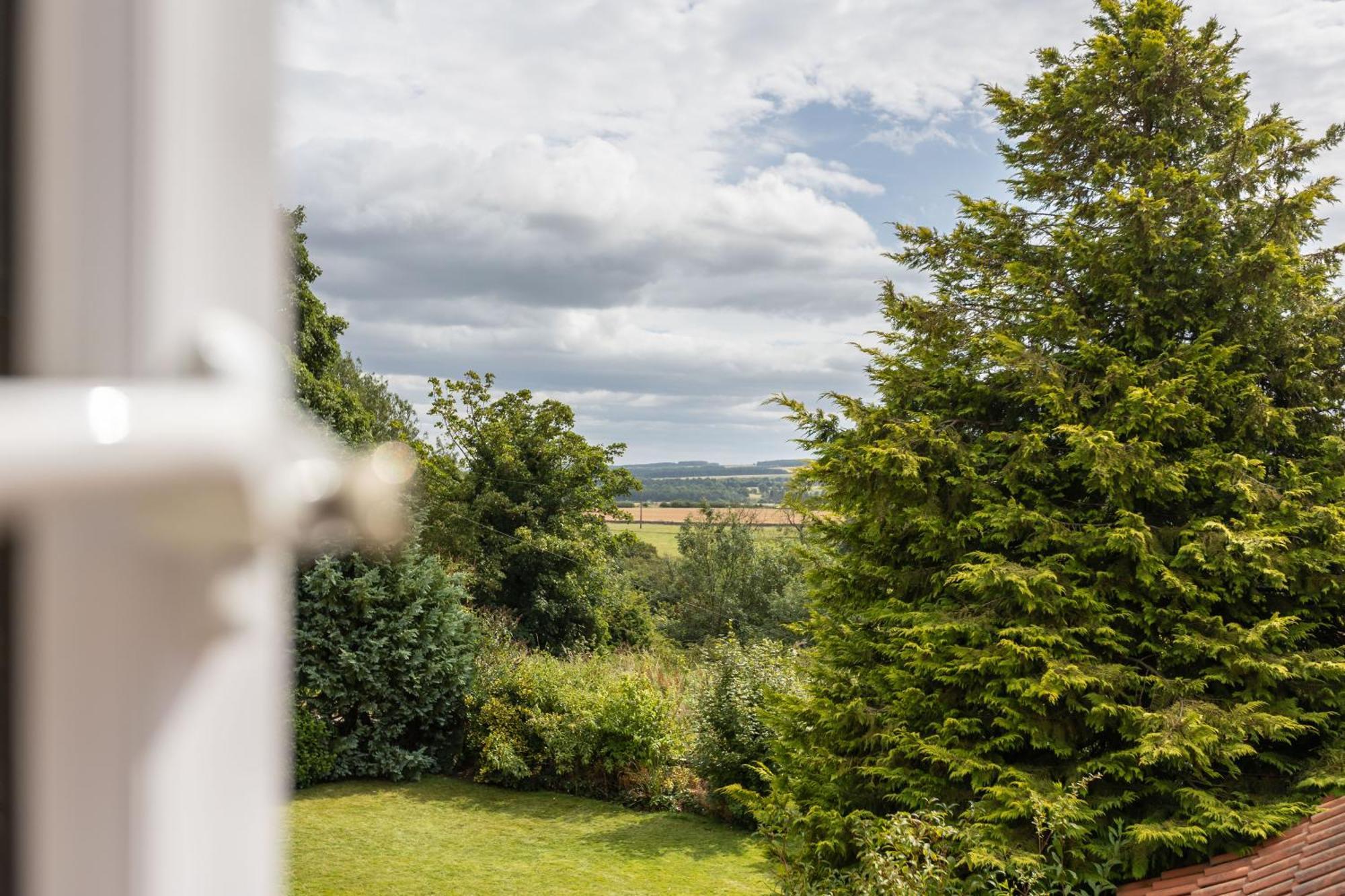 Valley View Farm Holiday Cottages 赫尔姆斯利 外观 照片